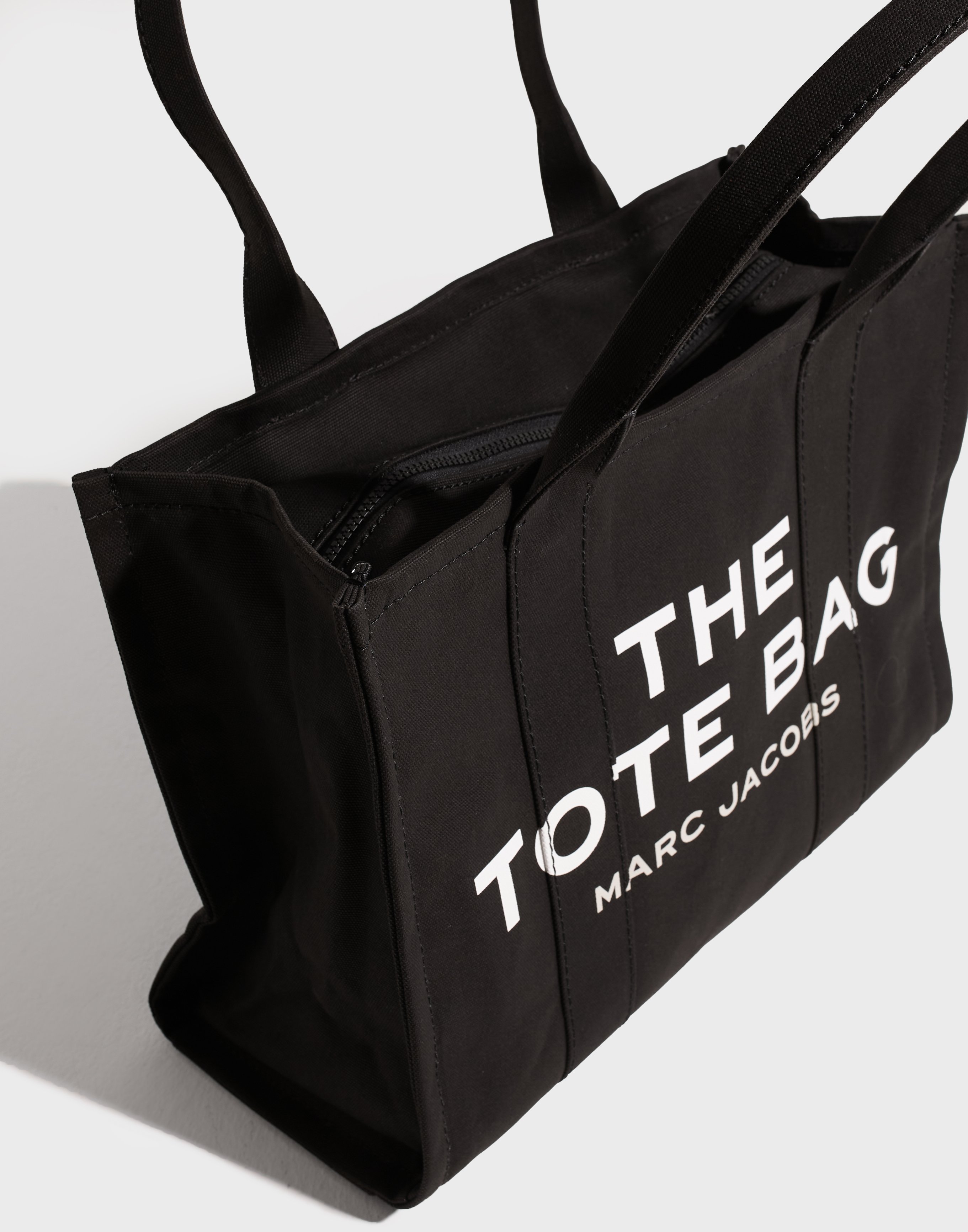 Buy Marc Jacobs THE LARGE TOTE - Black | Nelly.com