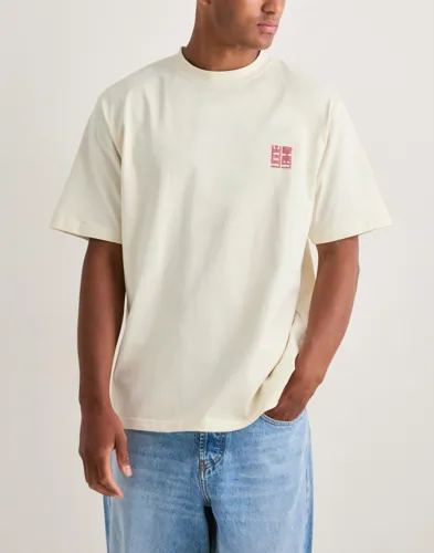 Woodbird Baine Nopa Tee T-shirts med tryck herr – bild 2