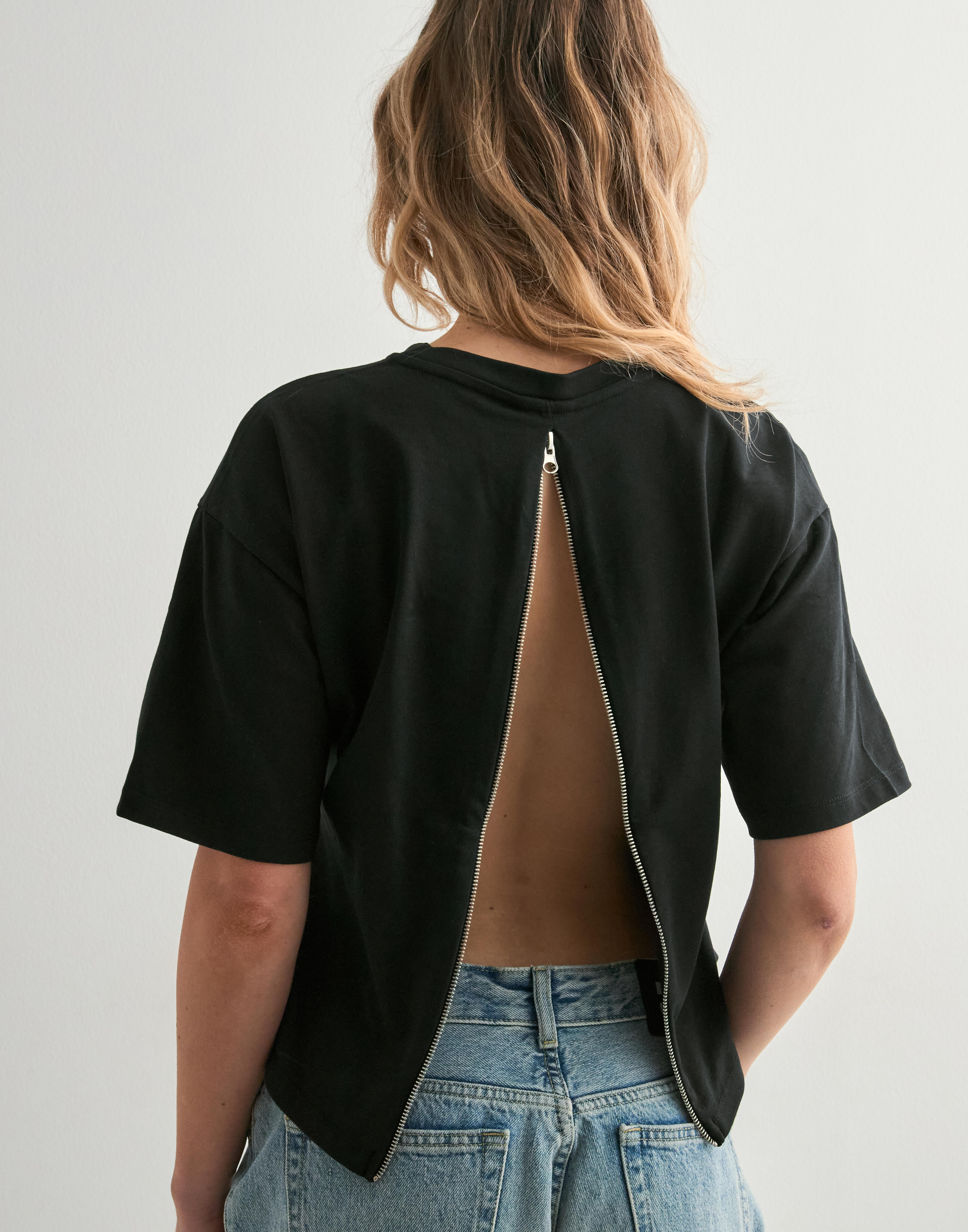 Buy Pieces PCAMY SS O-NECK ZIP TEE JRS D2D - Black | Nelly.com