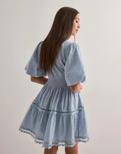 MALINA Elvira v-neck mini dress korta klänningar dam – bild 3
