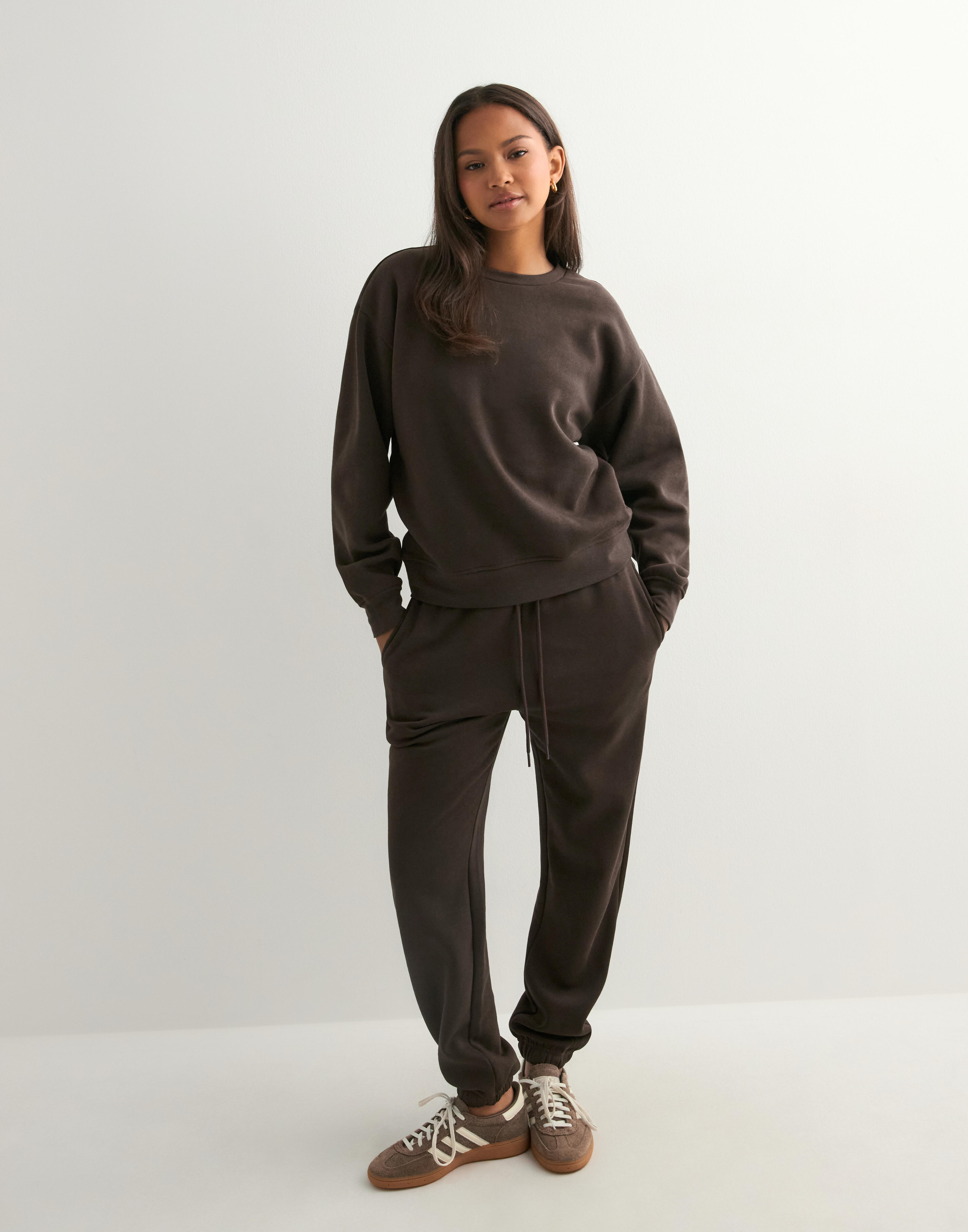 Buy Pieces PCCHILLI LS LOOSE SWEAT NOOS BC - Hot Fudge