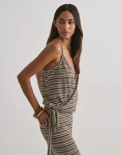 Nelly Chill Stripe Wrap Top toppar dam – bild 2