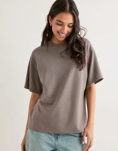 Nelly - Brun - Luxury Oversized Tee