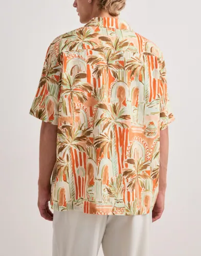 LES DEUX Palm Aop Ss Shirt Kortärmade skjortor herr – bild 3