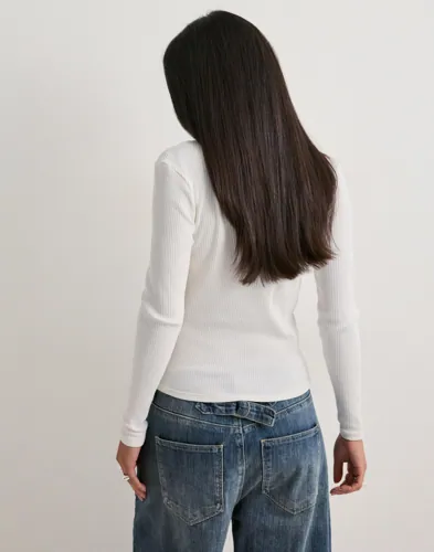 ONLY Onlsara Sharai L/S V-Neck Top Jrs N långärmade t-shirt dam – bild 3