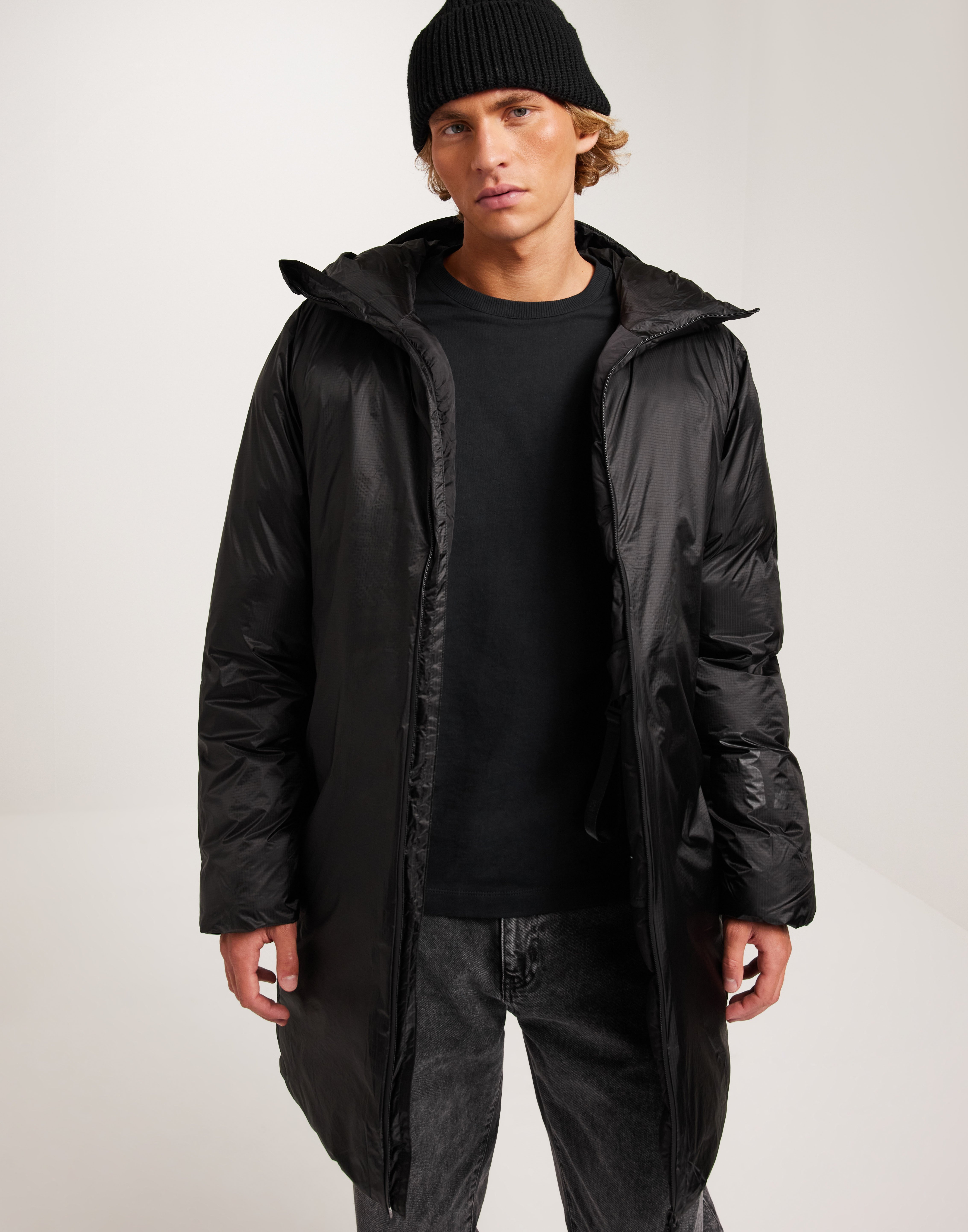 Köp Rains Kevo Long Puffer Jacket W4T4 - Black | NLYMAN