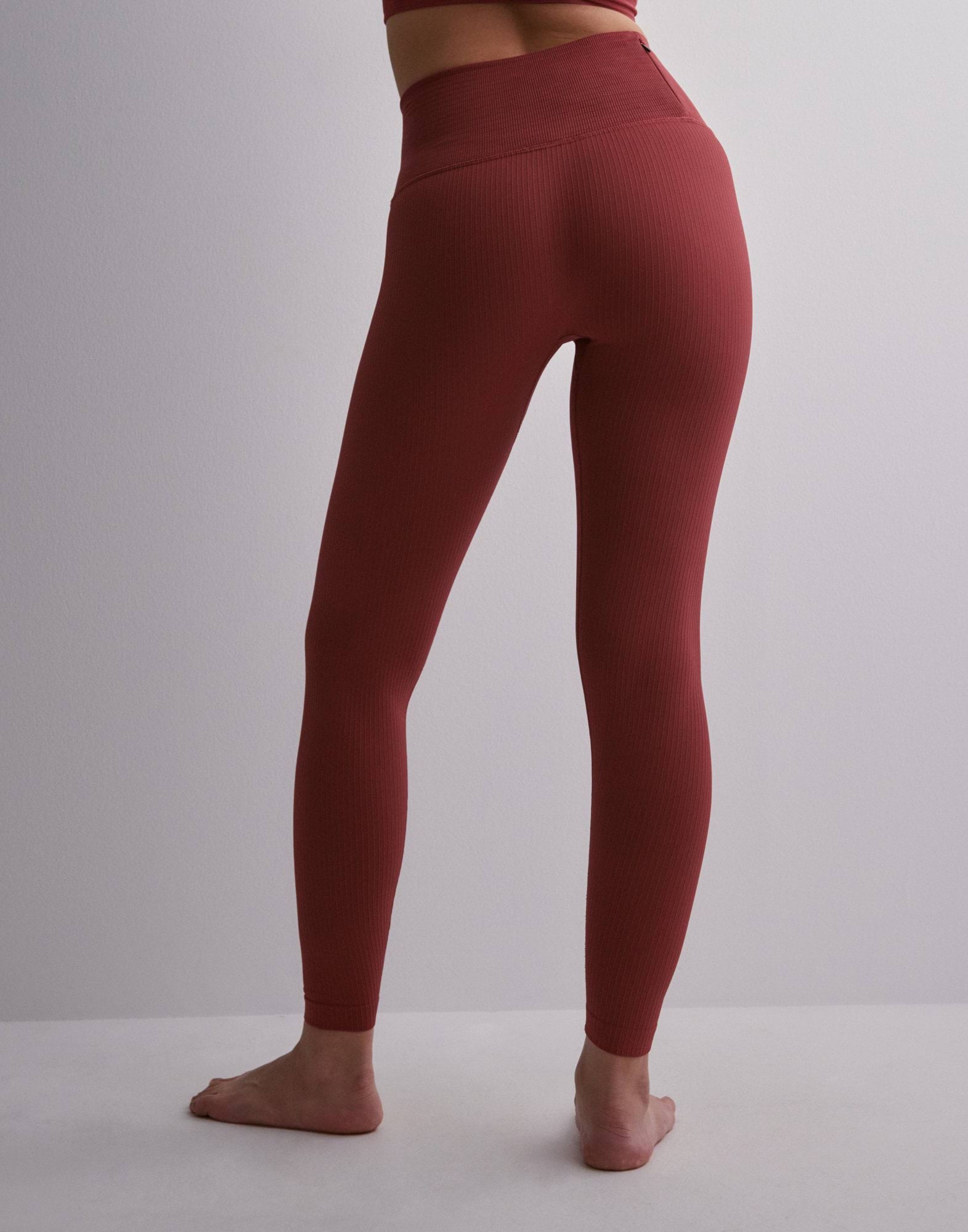 Ribbed Define Seamless Pocket Tights