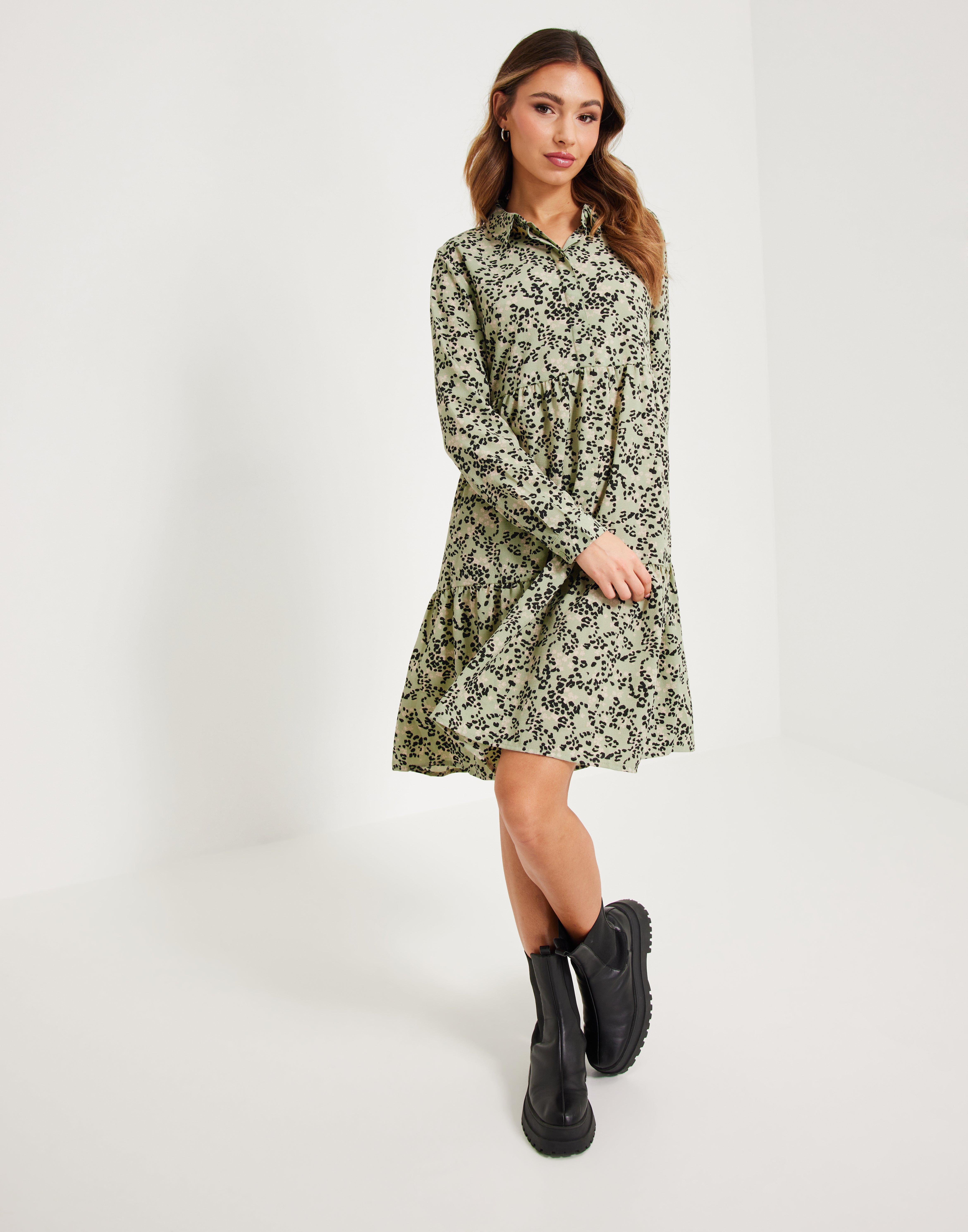 NOISY MAY Damen-Kleid Nmkerry – Kurzarm-Kleid Mit All-Over-Print, Leo-Muster, Größe S (EU)