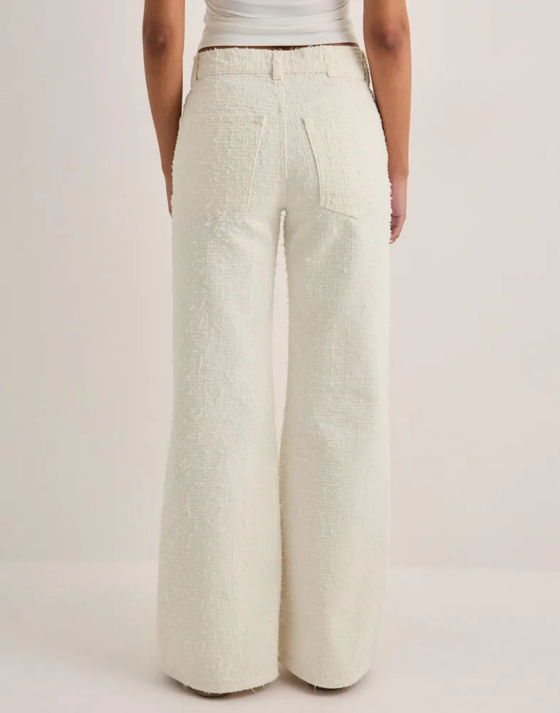 Loose Flare Textured Jeans
