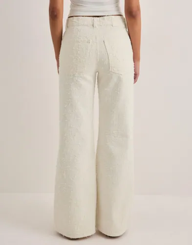 Nelly - Hvid - Loose Flare Textured Jeans