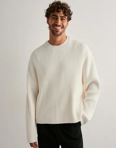Beige ribbstickad tröja från Qué Sera Sera