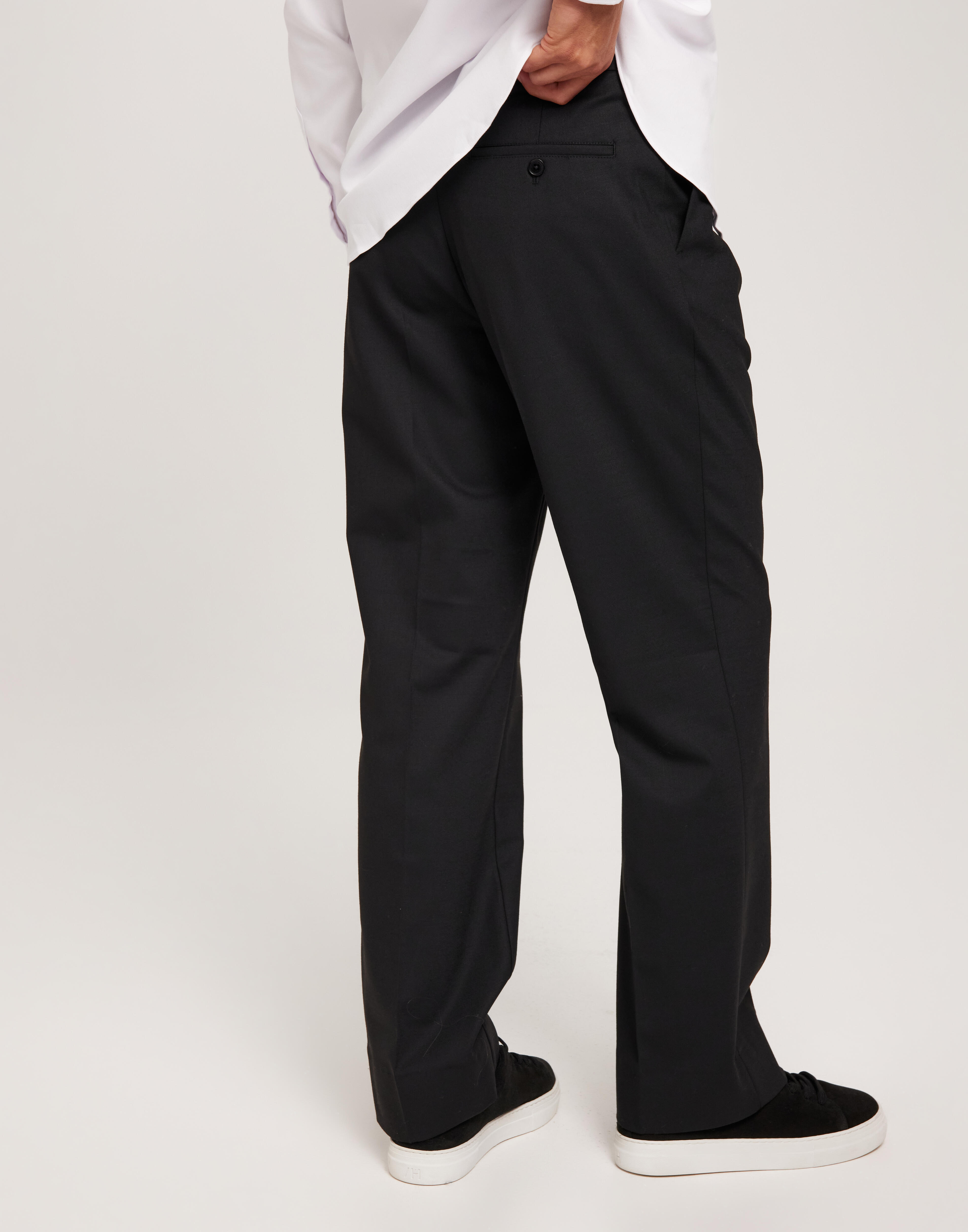 Buy J Lindeberg Haij Pleated Twill Pants Black NLYMAN