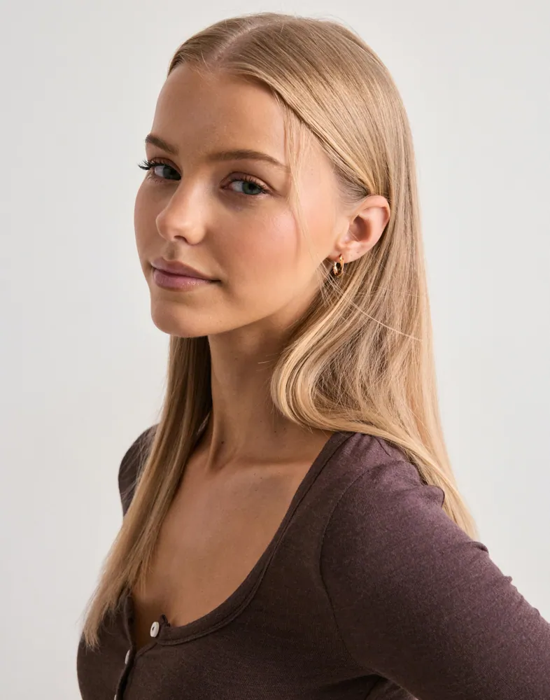 PILGRIM Here Hoop Earrings örhängen dam – bild 2