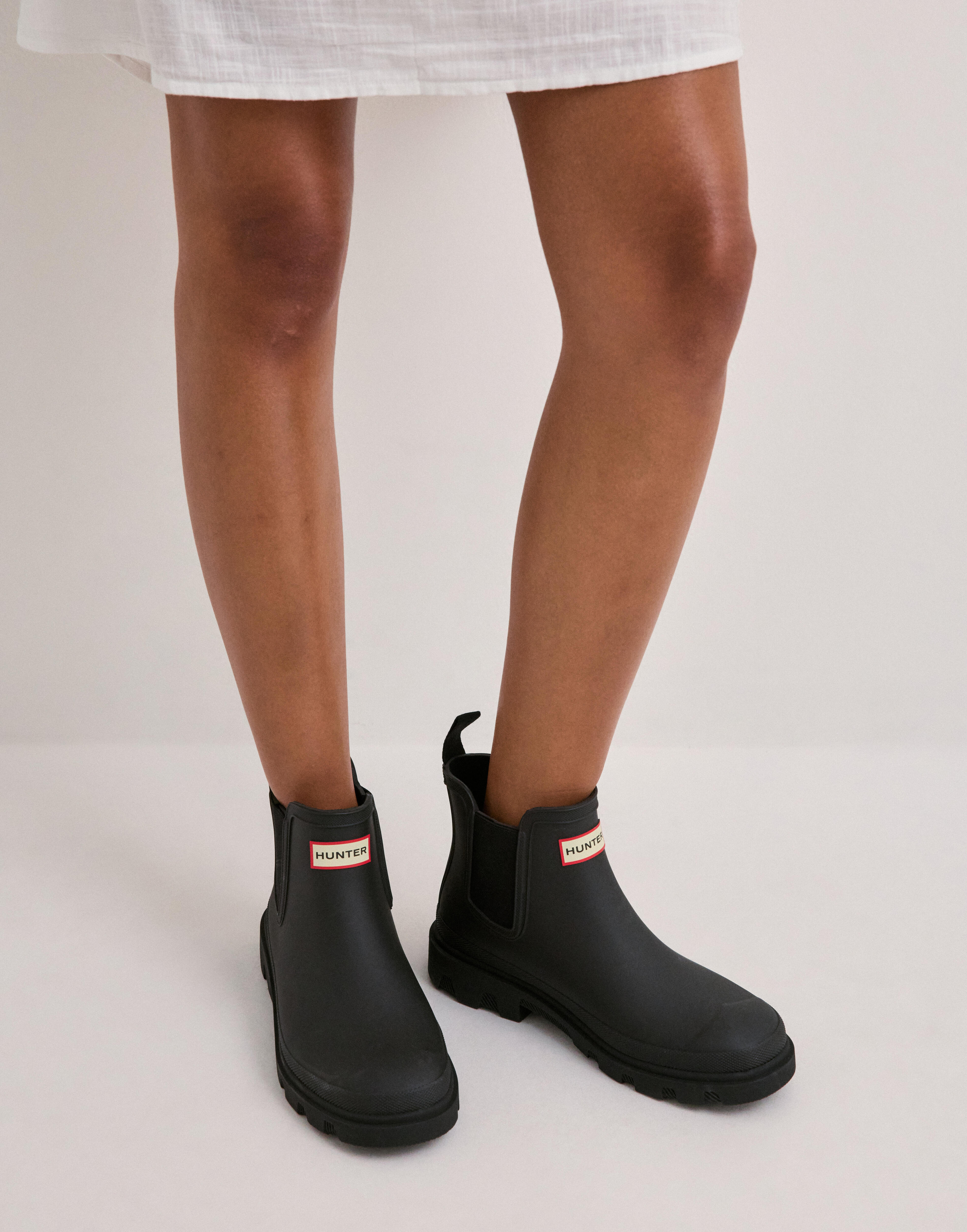 Buy Hunter Unisex Downpour Chelsea - Black | Nelly.com