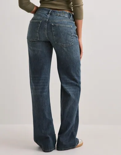 Loose Flare Jeans