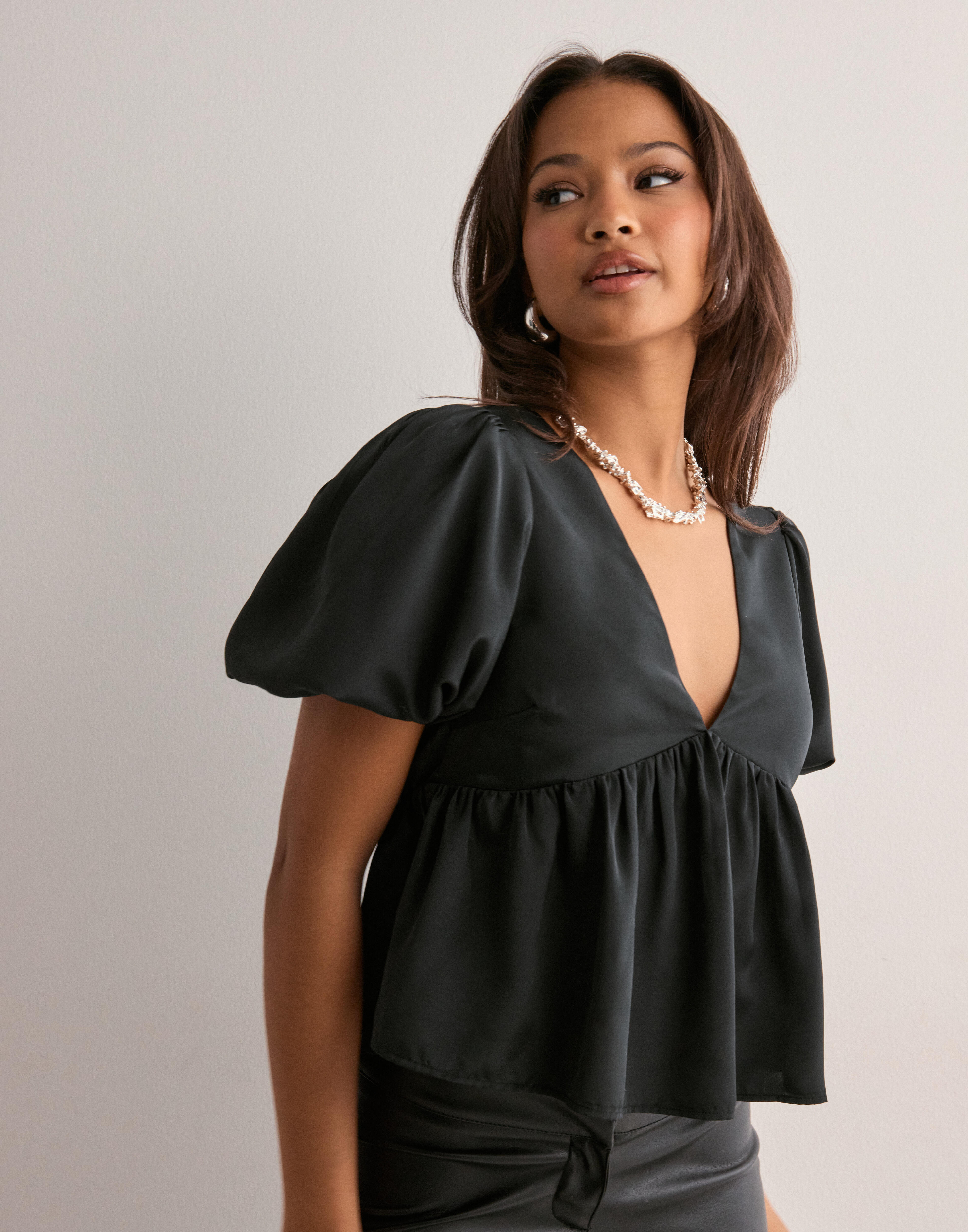 Buy Nelly Cute Puff Blouse - Black | Nelly.com
