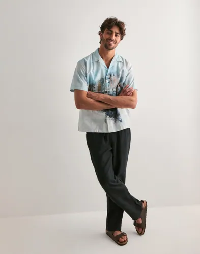 Selected Men Slhrlxcarl Aop Ss Shirt Mönstrade skjortor herr – bild 2