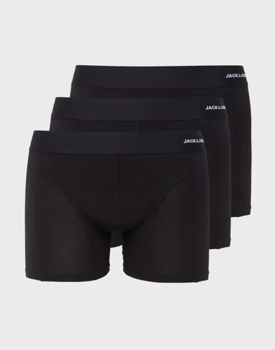 Tre par svarta boxershorts från Jack & Jones i bambumaterial