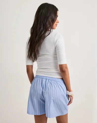 NEO NOIR Camell Stripe Shorts dam – bild 3