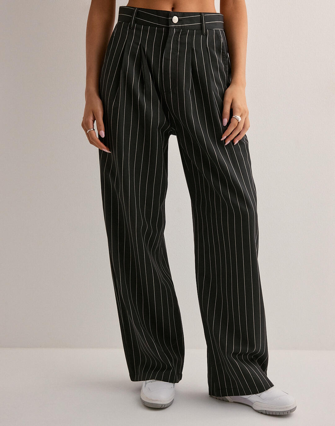 Buy Carhartt WIP W' Seaton Pant - Black Stripe | Nelly.com