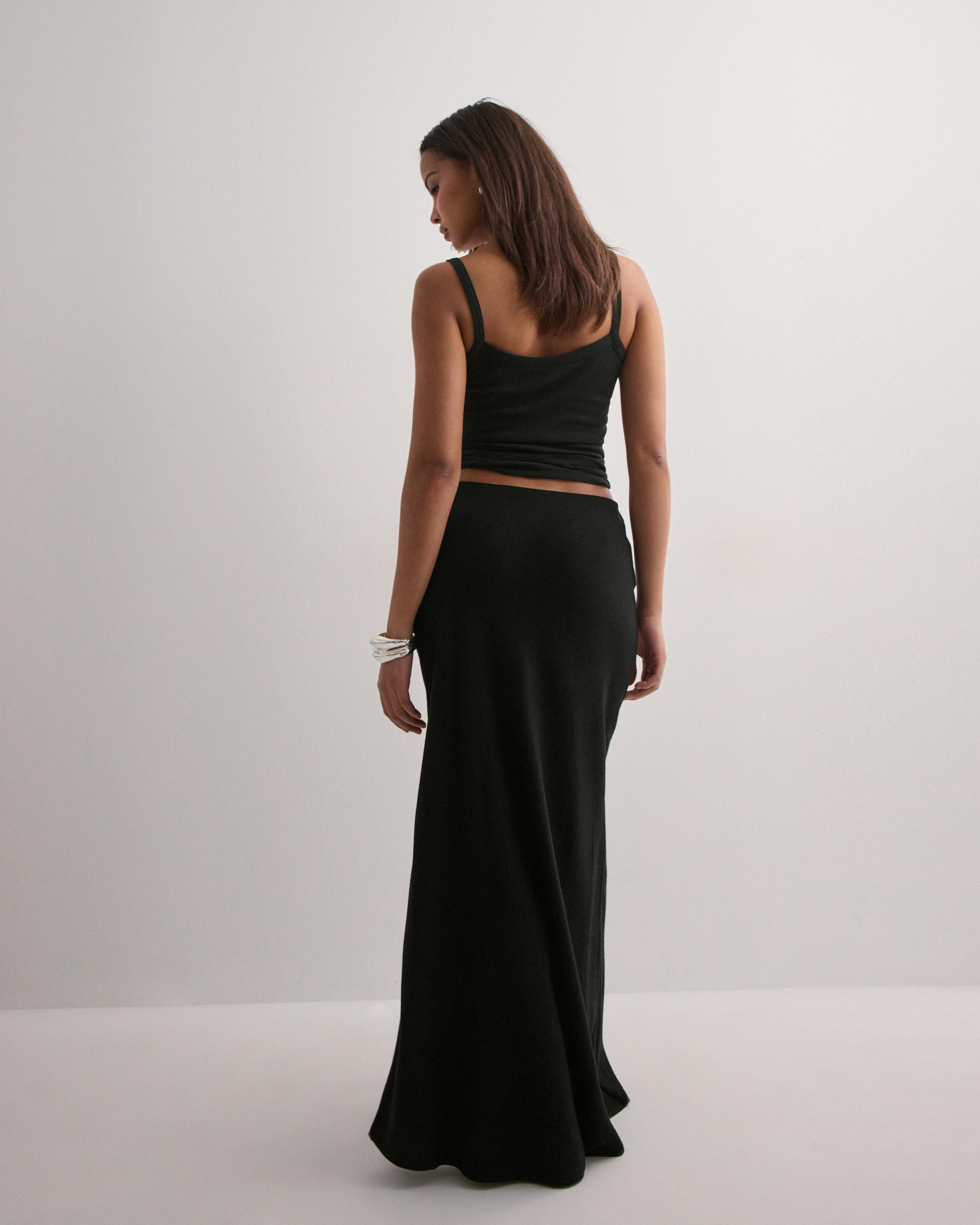 Antiquités noir Linen Gather Skirt AC_Oct162024_NamuProductShots_
