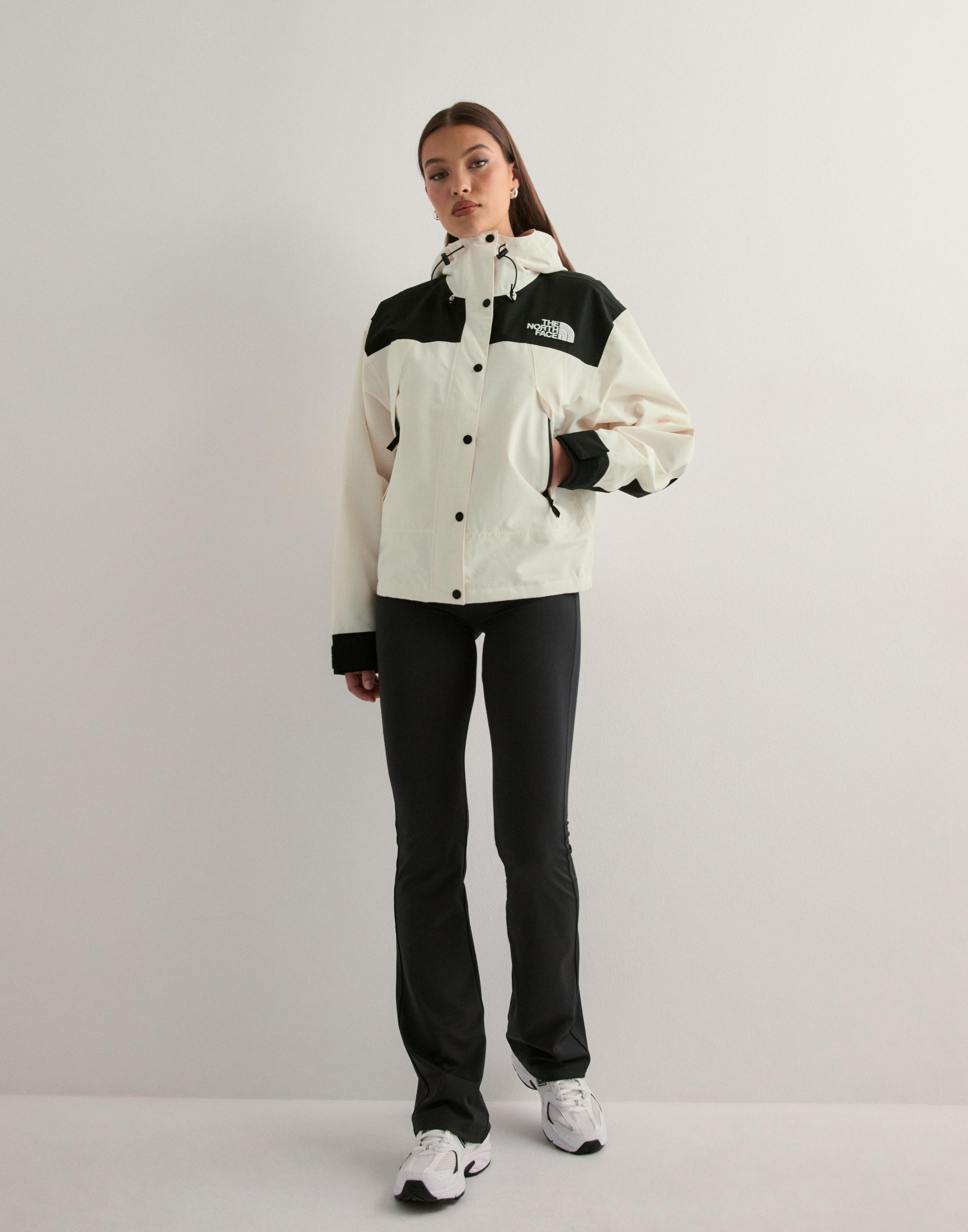 Buy The North Face W DRYVENT MONO MOUNTAIN JACKET - White | Nelly.com