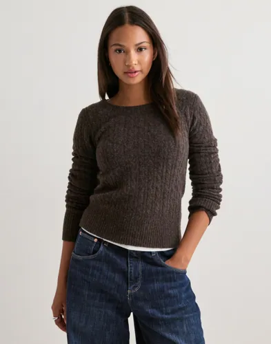 Nelly - Brun - Tight Cable Knit Sweater