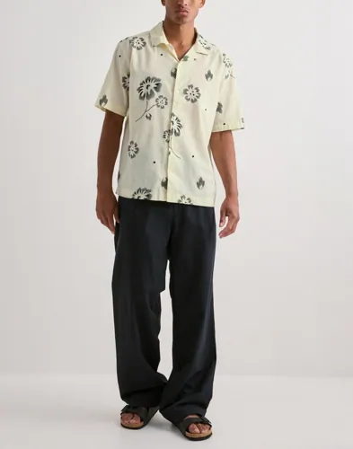ONLY & SONS Onsluke Rlx Resort Aop Ss Shirt Kortärmade skjortor herr – bild 6