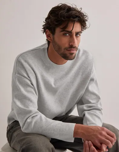 Grå Jack & Jones stickad tröja med rund hals