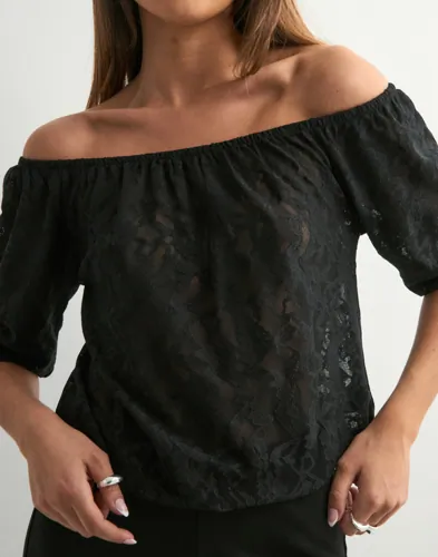 Nelly - Sort - Breezy Lace Top