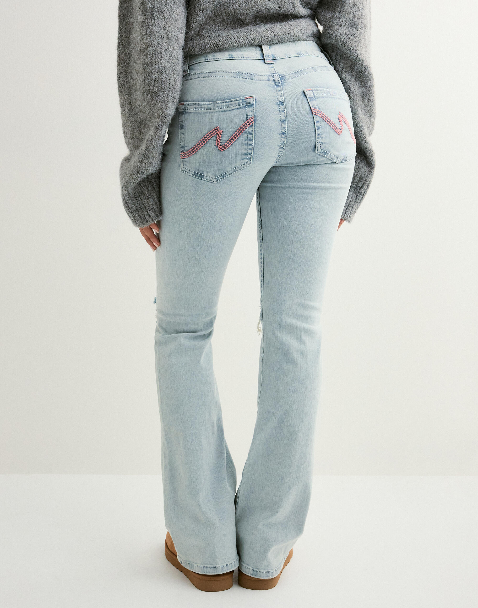 Low waist bootcut jeans