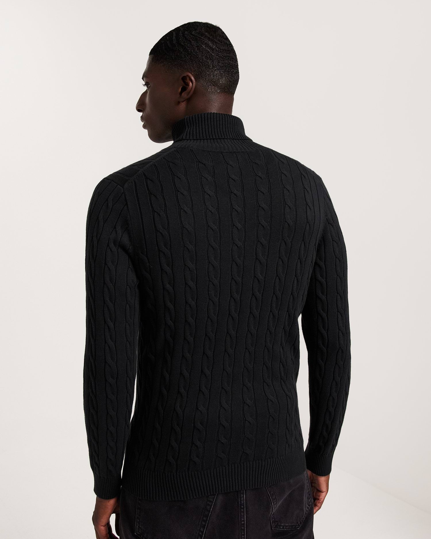 COTTON CABLE TURTLE NECK