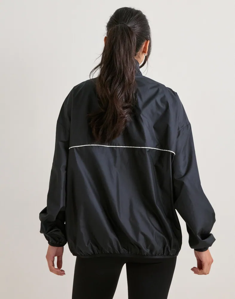 NIKE W Nk Ath Dept Water Repel Wndb jackor dam – bild 3