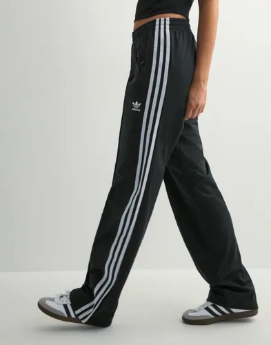 Adidas Originals - Sort - Firebird Tp