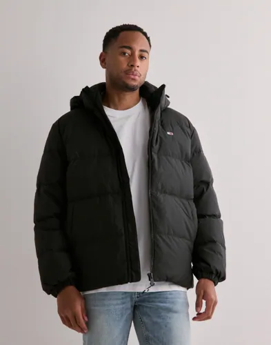 Tommy Jeans dunjacka i svart med avtagbar huva och logga på bröstet