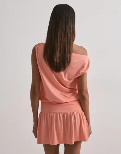 Nelly Soft Shoulder Mini Dress sommarklänningar dam – bild 3