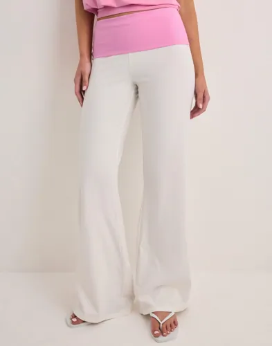 Nelly - Vit - Relaxed Yoga Pants