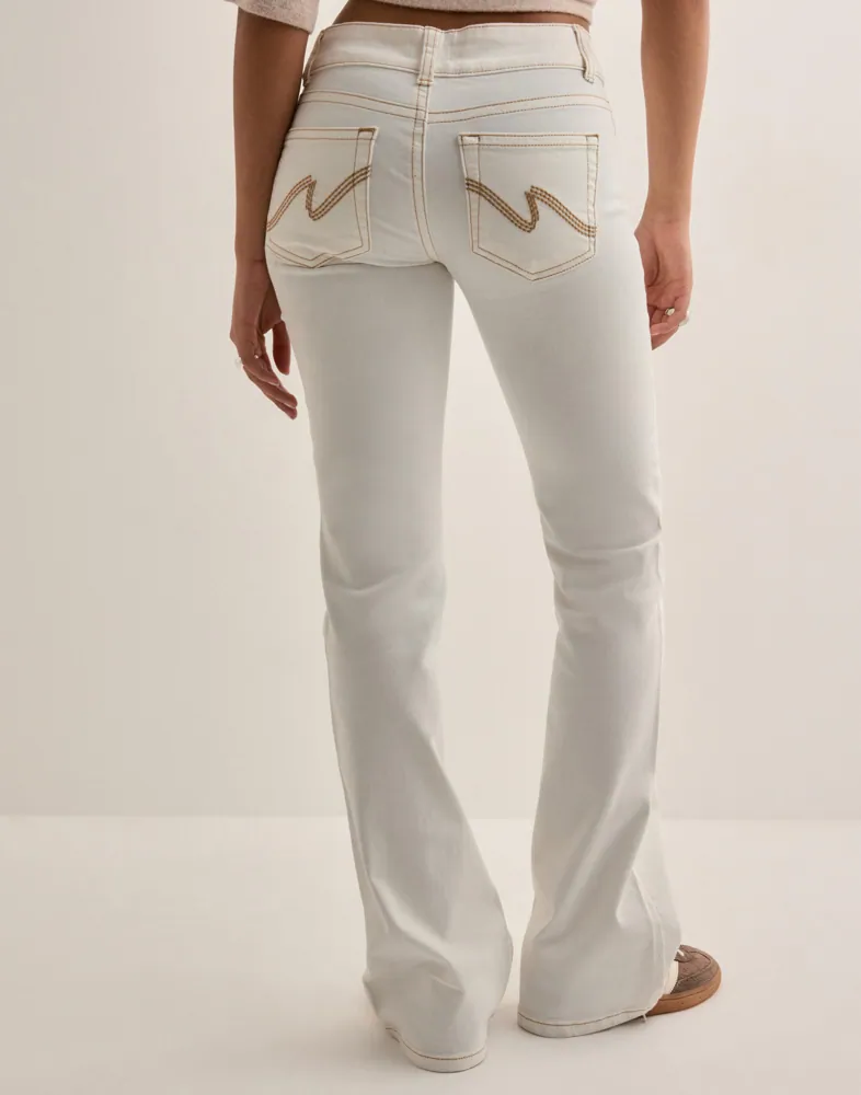 Low Waist Bootcut Stitch Jeans