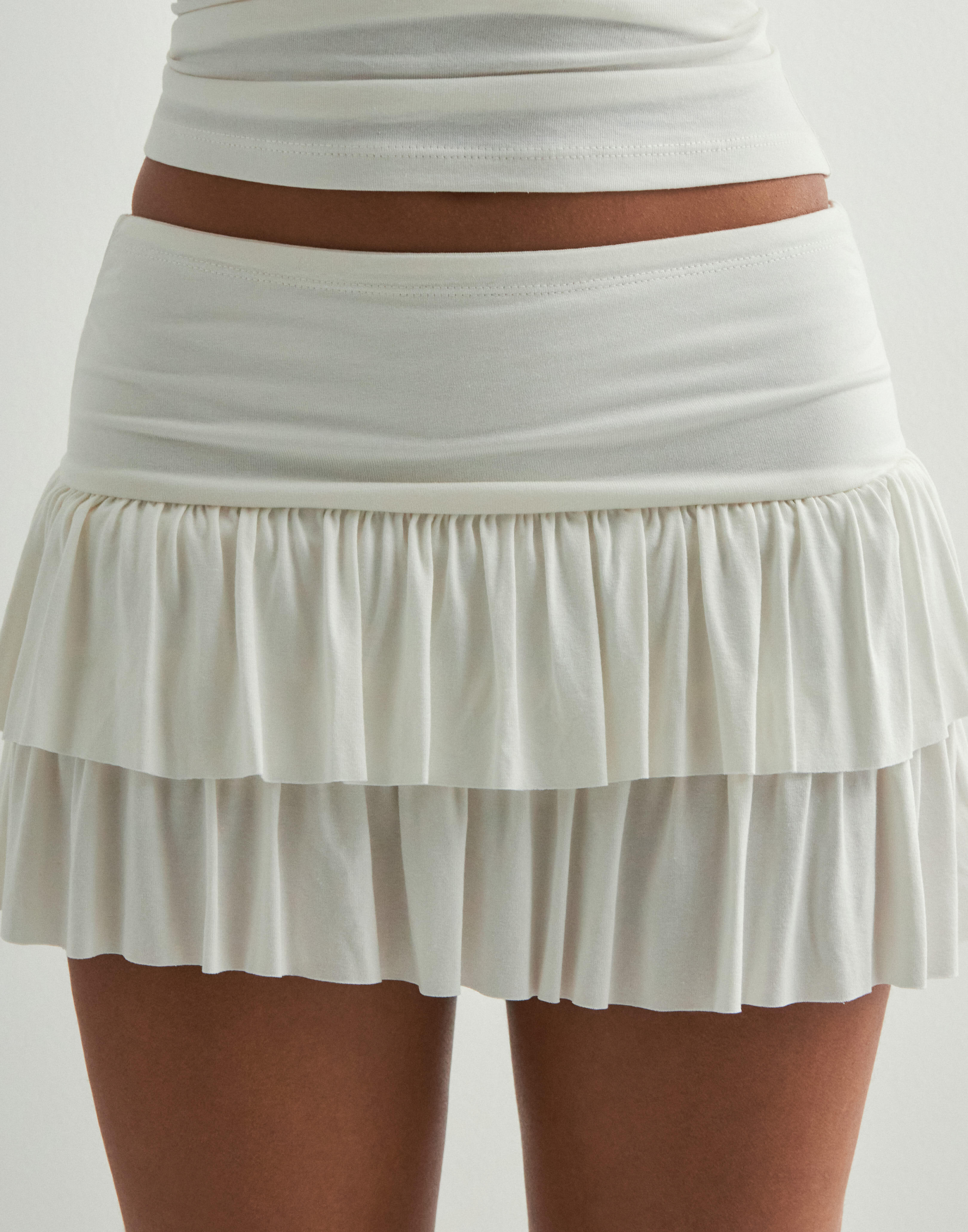 Köp Nelly Mini Frill Skirt - White | Nelly.com Köp Nelly Mini Frill Skirt - White | Nelly.com