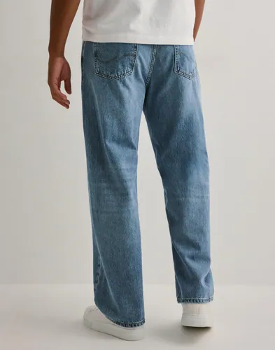 Jack & Jones Alex blå jeans i loose fit med fem fickor