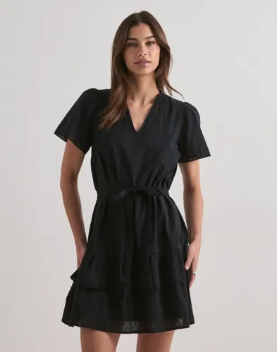 Vero Moda - Svart - Vmtrine Ss Short Lace Dress Wvn Noo