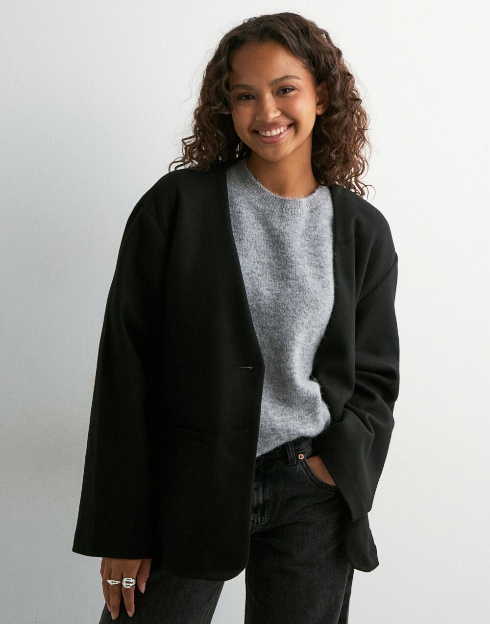 Buy Only ONLADINA LIFE V-NECK JACKET OTW CC - Black | Nelly.com