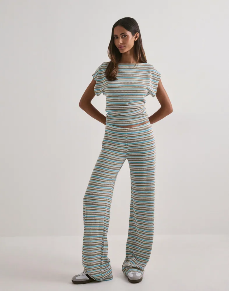 Nelly Chill Stripe Waist Focus Top toppar & linnen dam – bild 2