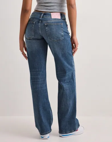 Nelly - Blå - Ultra Low Waist Loose Jeans