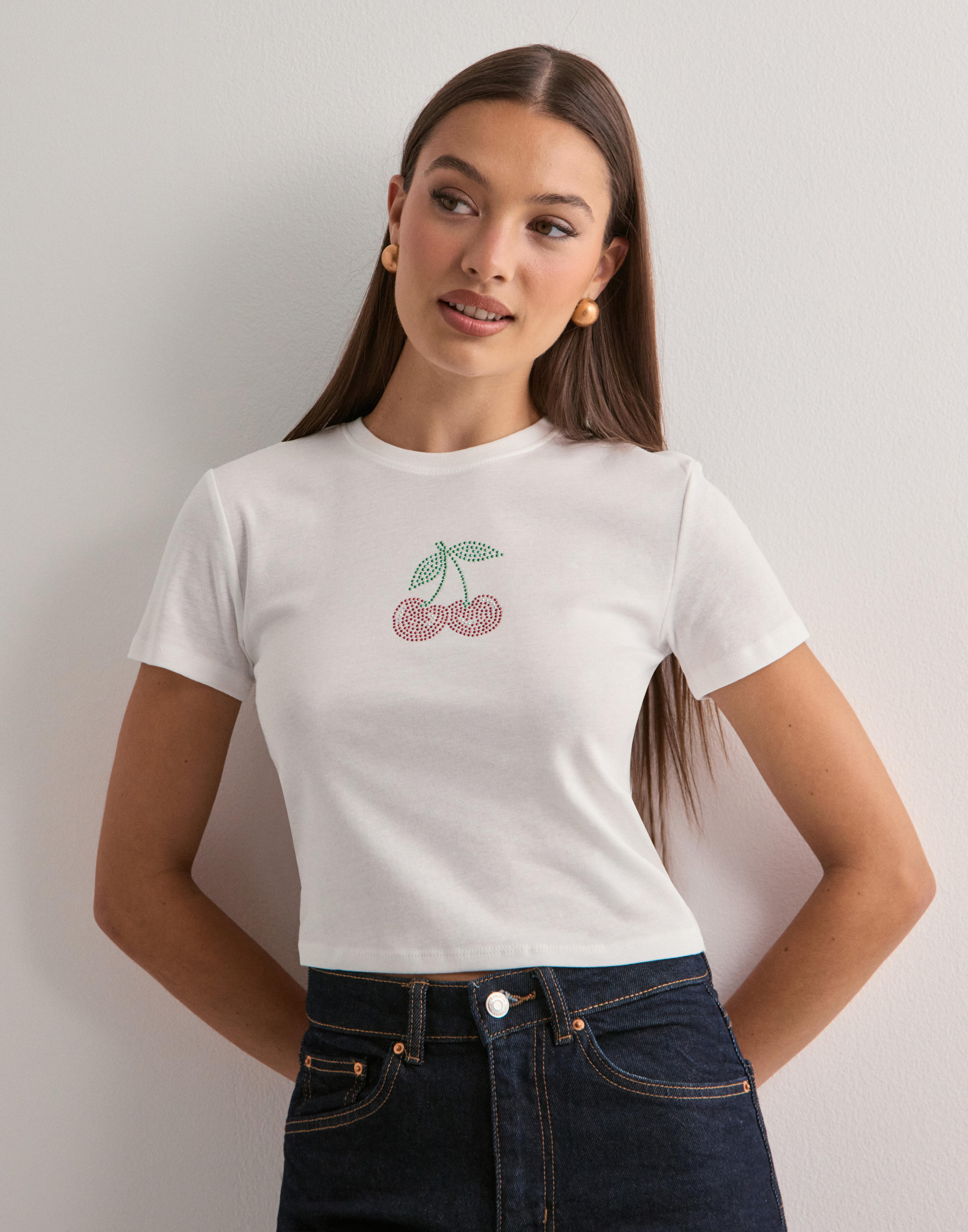 【Ed Hardy】 LOVE IS TRUE DIAMANTE クロップド丈 Tシャツ Buy Ed Hardy Womens Love Is True Diamante Baby Tshirt Top