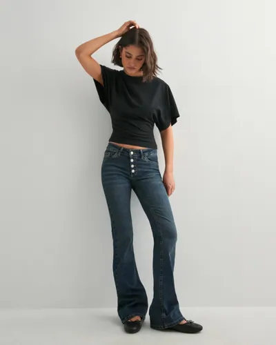 Nelly - Blå - Mid Waist Button Jeans