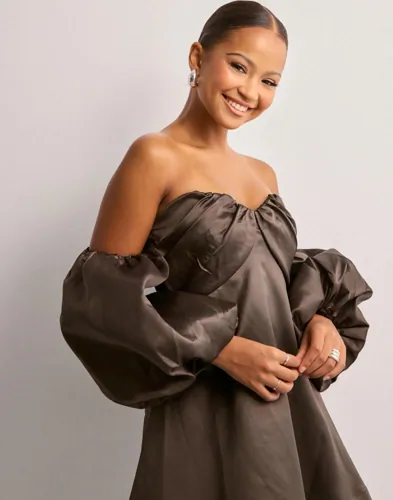 Malina - Brun - Val off-shoulder mini dress