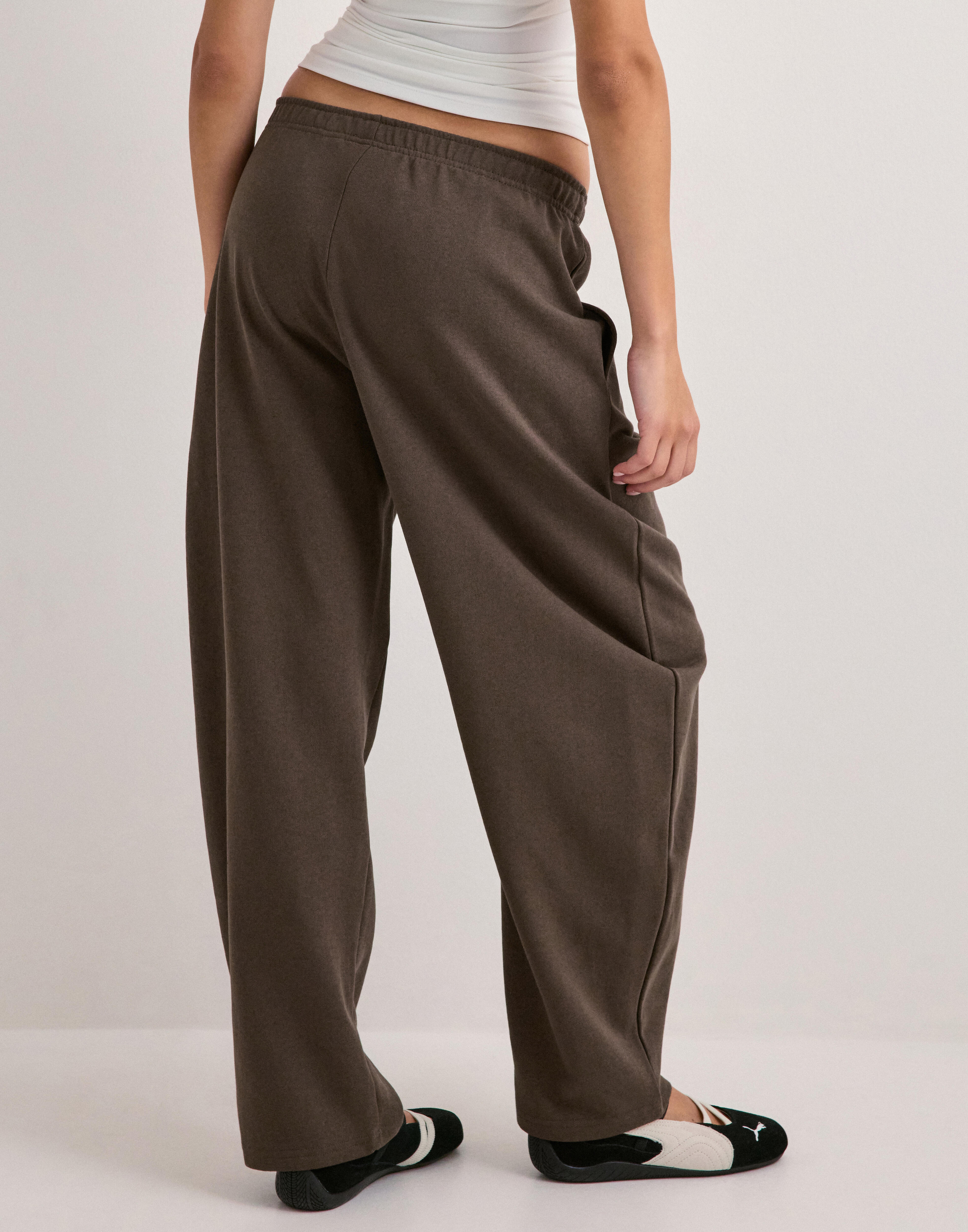 Only onlofelia pant ub cc swt i — byxor med fickor från Nelly