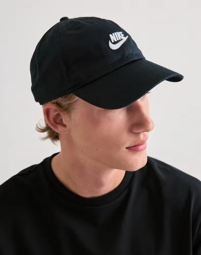 Svart Nike-keps med broderad logga framtill