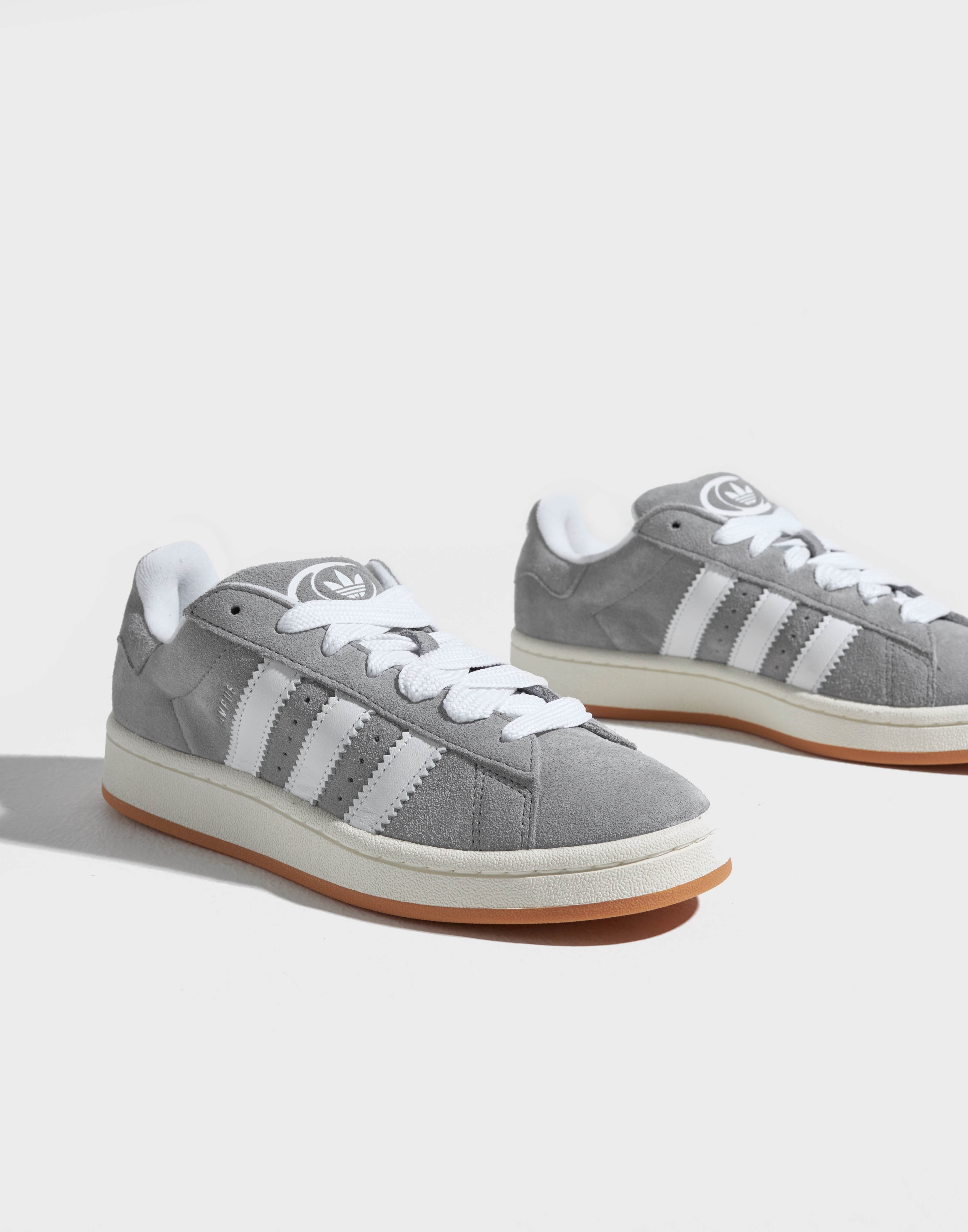 adidas gazelle silver green womens adidas Men's Campus 00s Shoes, Size 5.5, Grey/White